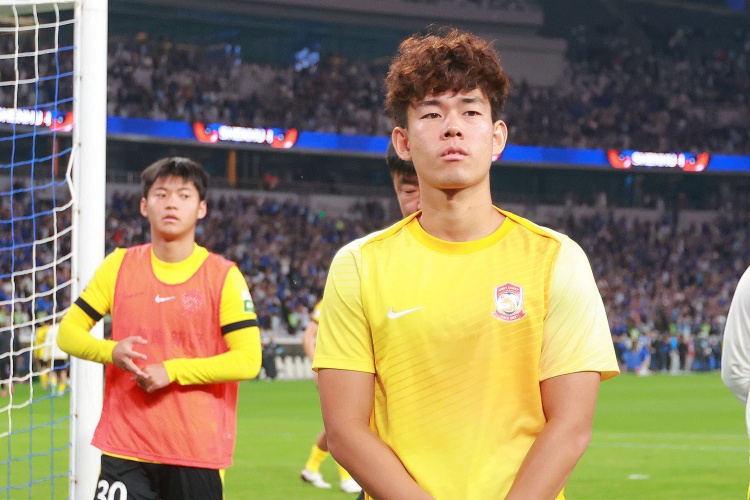 开云体育下载-曾是希望之星！何小珂迎来22岁生日，至今国内联赛0进球